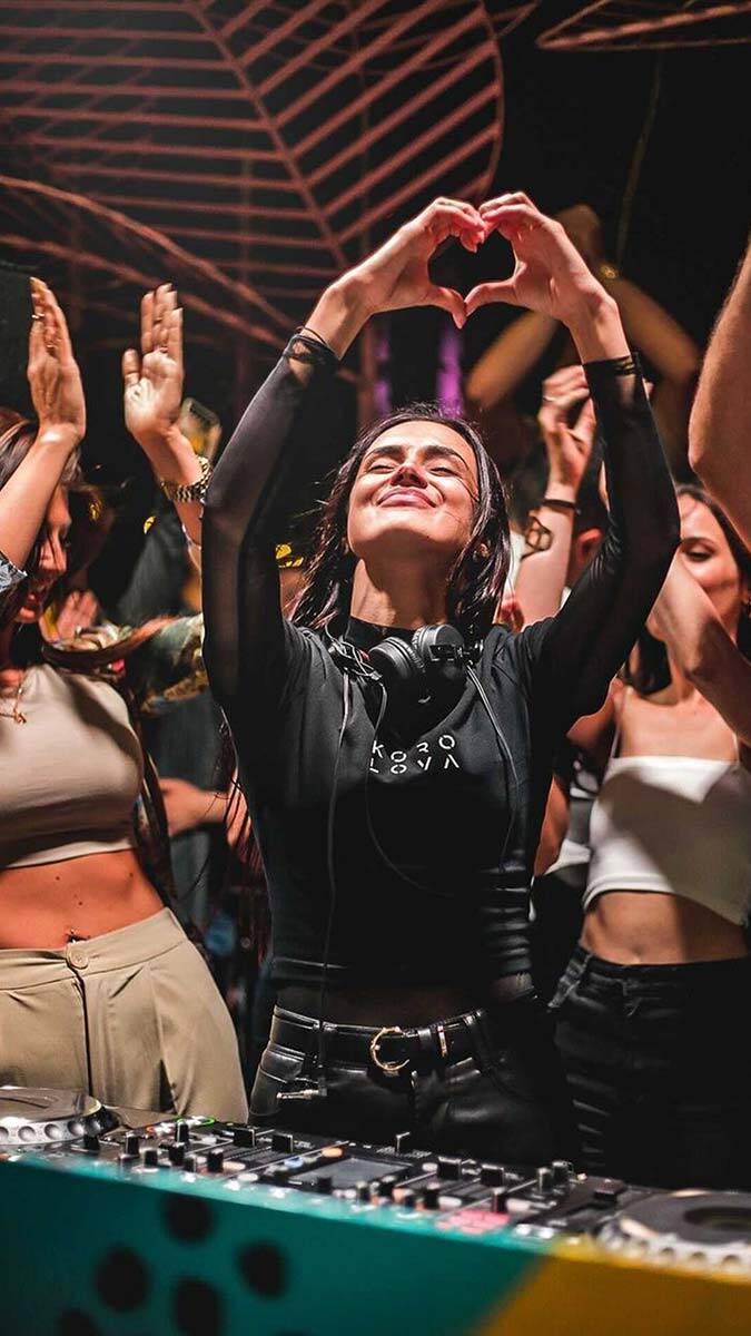 Rus DJ Olga Korolova Antalya'da klip çekti