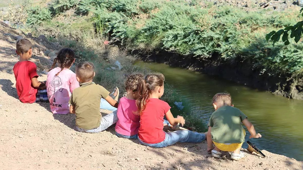 Su kanalları çocuklar için tehlike saçıyor