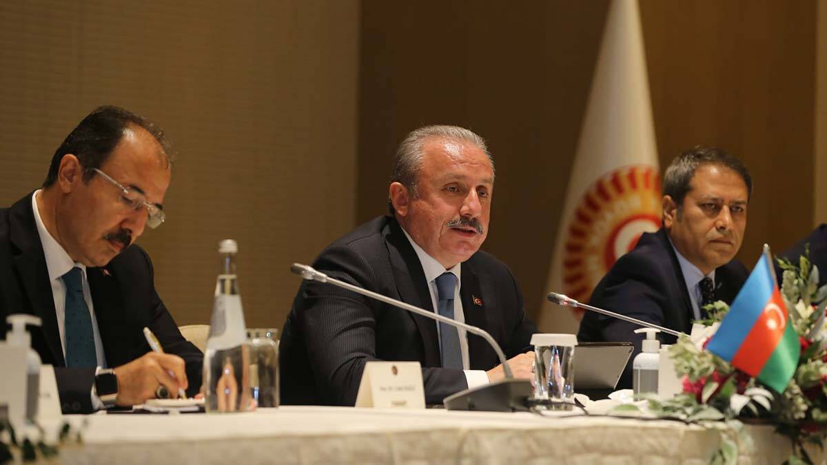 Meclis Başkanı Şentop Bayramov’la bir araya geldi