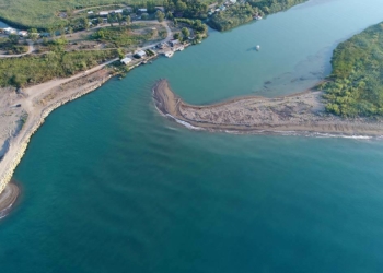 Caretta kumsalı 100 metre eridi