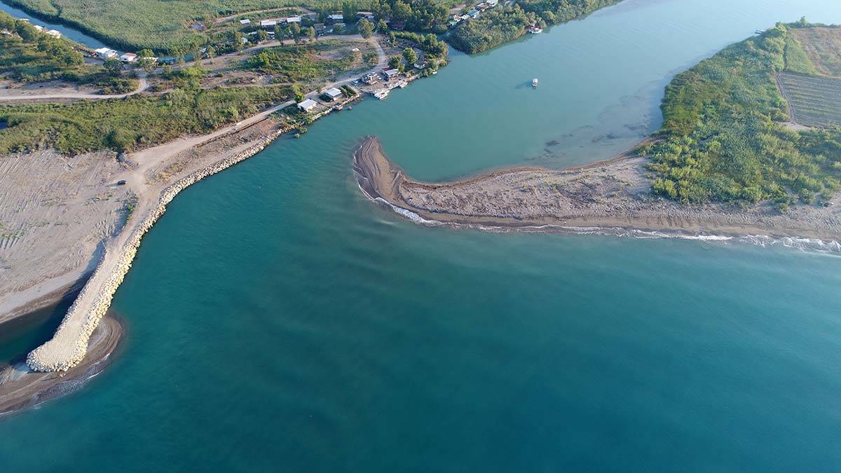 Caretta kumsalı 100 metre eridi