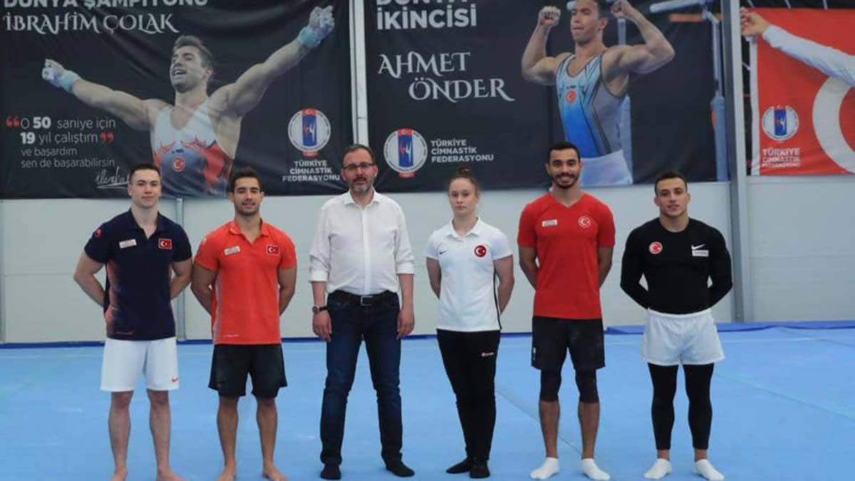 Bakan Kasapoğlu'ndan Olimpik sporculara moral