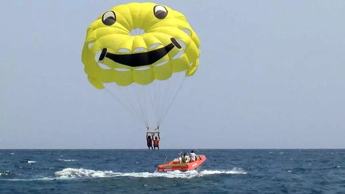 Tatilciler en çok parasailingi tercih ediyor