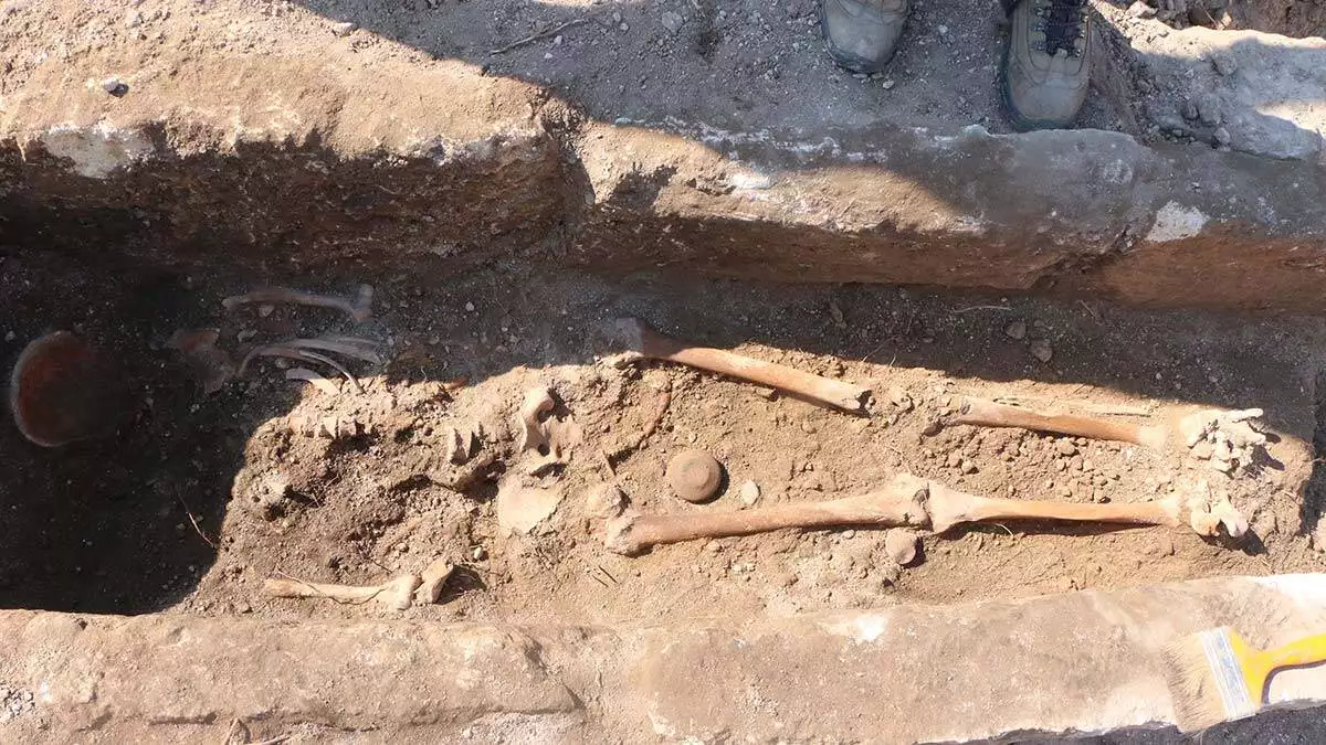 Perre antik kenti'nde bin yıllık iskelet bulundu