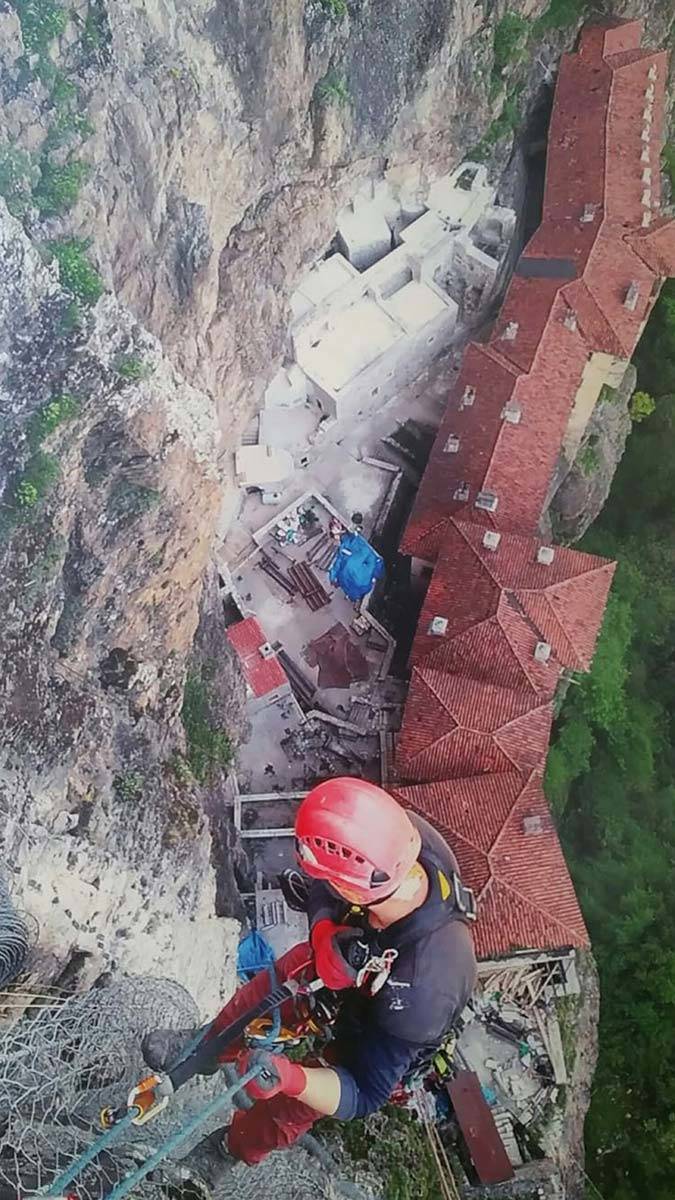 14 restoratör Sümela'da freskleri onarıyor