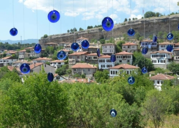 Tarihi kent Safranbolu bayramda doldu