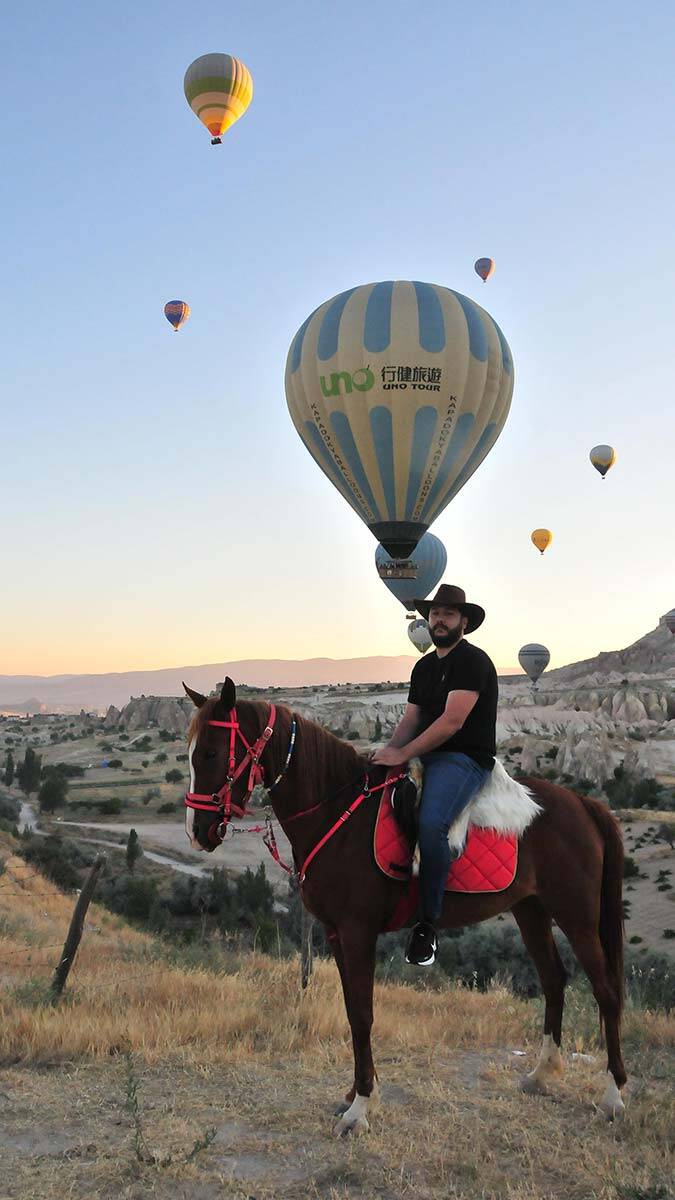 Turistlerden sıcak hava balonu turlarına yoğun ilgi