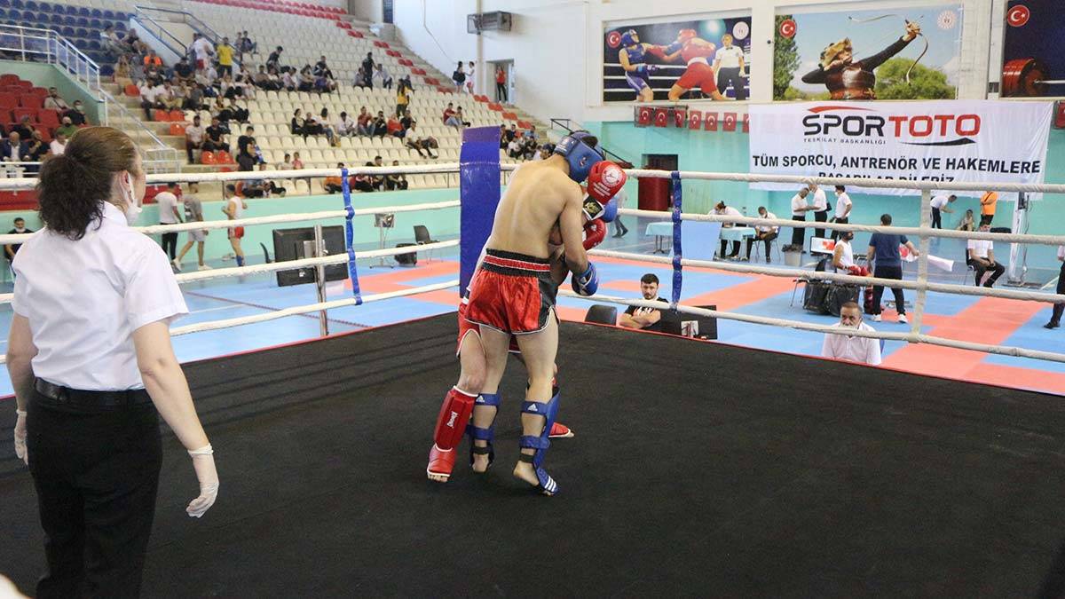 Türkiye Ferdi Kick Boks Şampiyonası başladı