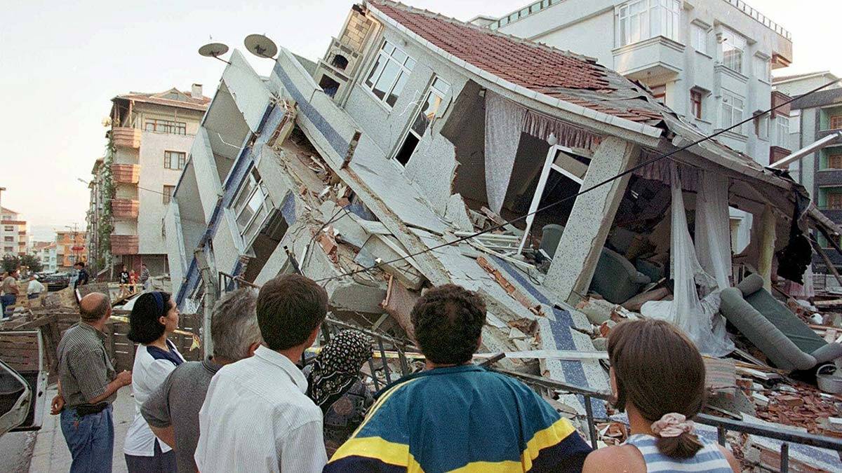 Minimum 7.2 ile 7.6 arasında bir deprem bekliyoruz