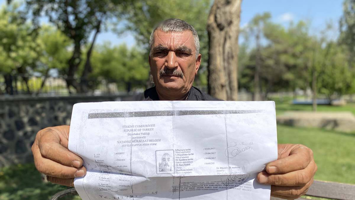 Firar ettiği askerlikten dolayı Vatansız belgesi verildi