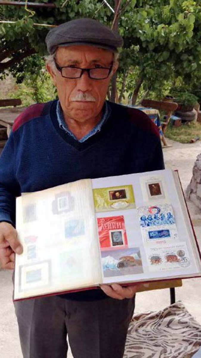 50 yılda 200 bin adet pul biriktirdi