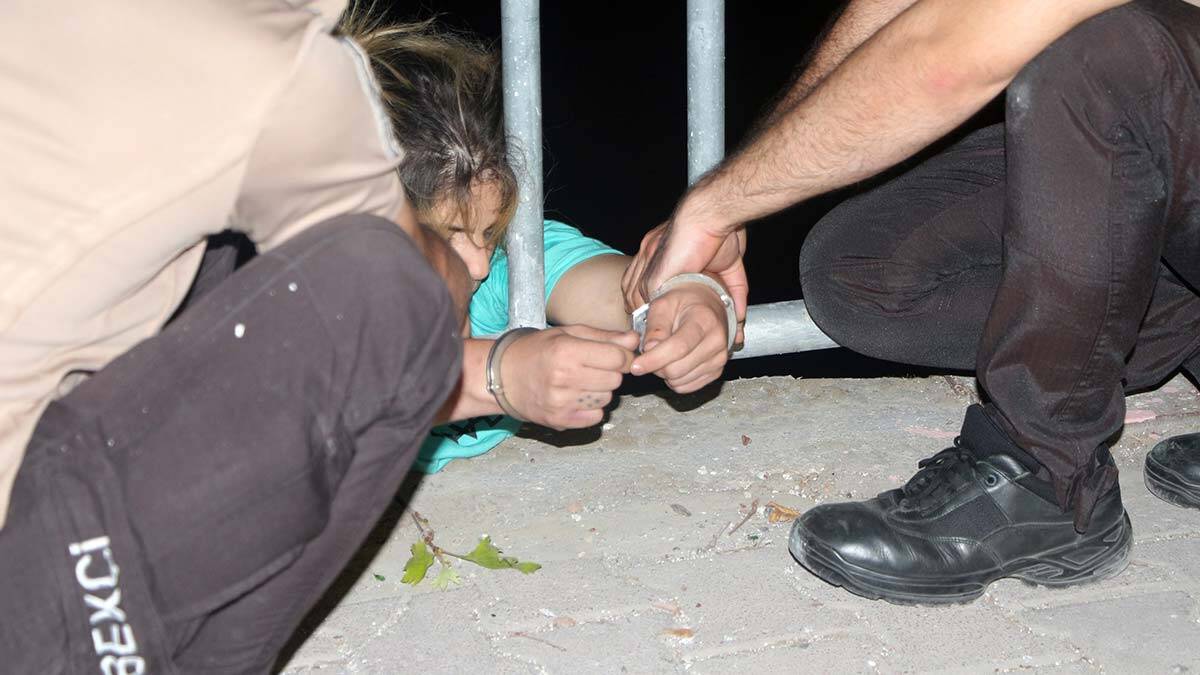 Adana'da bekçilerden intihara kelepçeli önlem