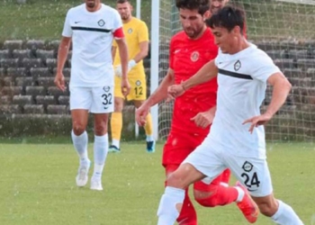 Altay'da Mustafa Denizli ilk yenilgiyi tattı