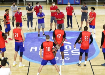 Anadolu Efes sezonu açtı