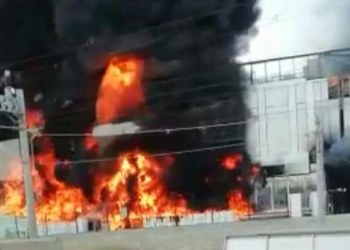 Ankara'da hastane inşaatında yangın korkuttu