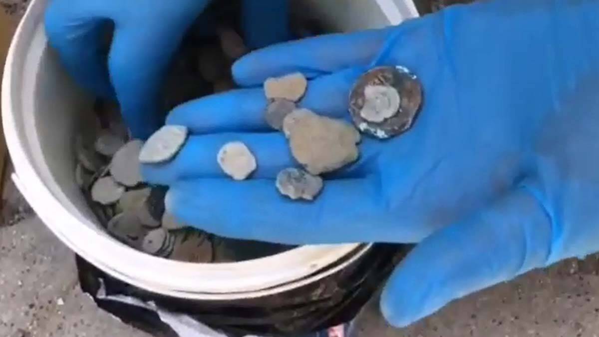 Ankara'da operasyonda 2 bin 30 tarihi sikke ele geçirildi_