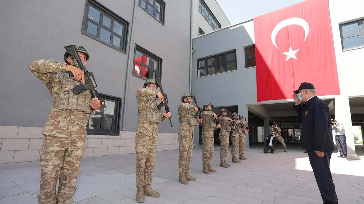 Bakan Akar: 1631 terörist etkisiz hale getirildi