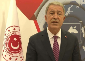 Bakan Akar'dan iltica başvuru merkezi iddiasına yanıt