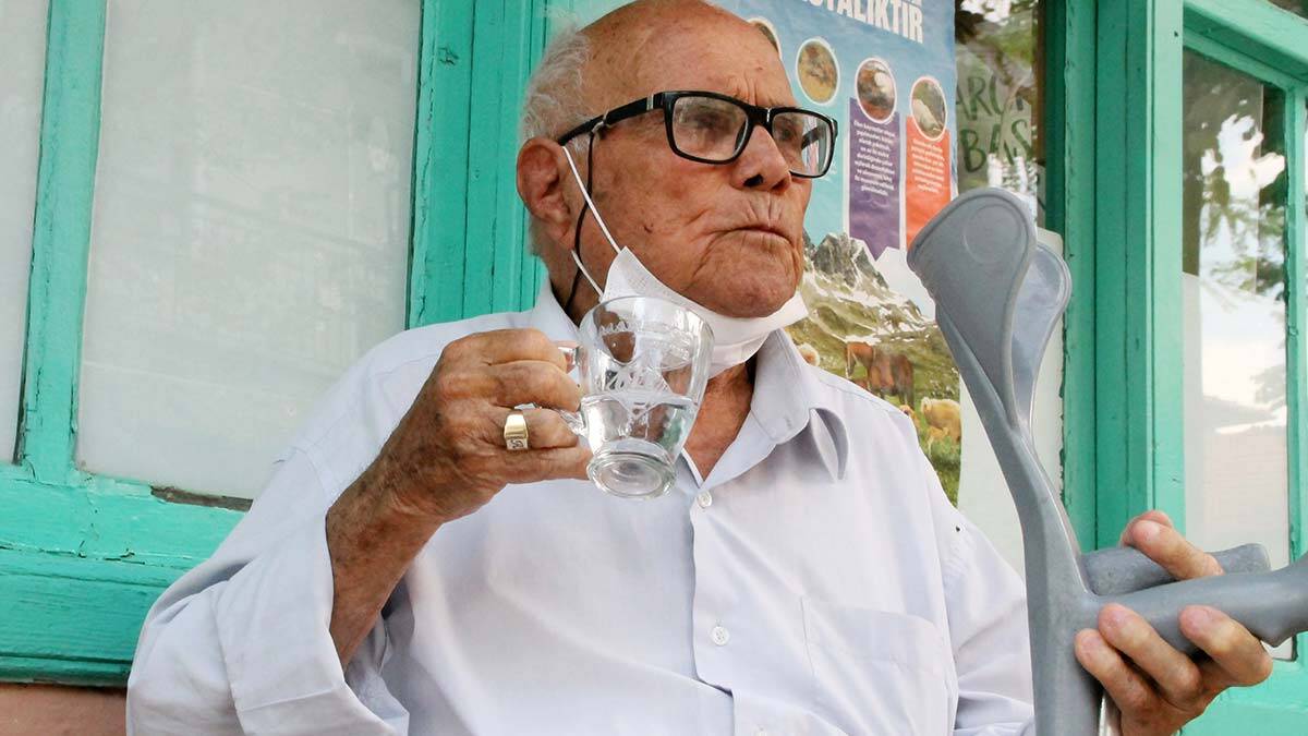 Bakan'ın paylaştığı Hüseyin dede: Korkmayın