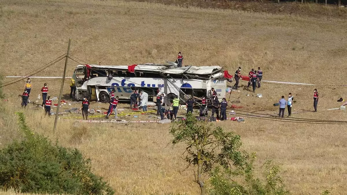 Balikesirde kaza 14 olu 18 yarali - öne çıkan - haberton