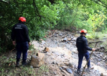 Bartın'da selde kaybolan yaşlı kadını aranıyor