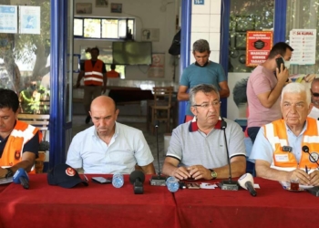Belediye başkanları yangın bölgesinde_