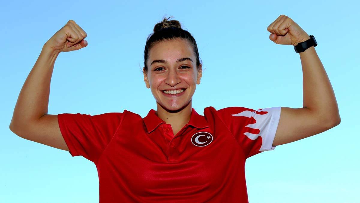 Buse Naz Çakıroğlu Tokyo'da finalde