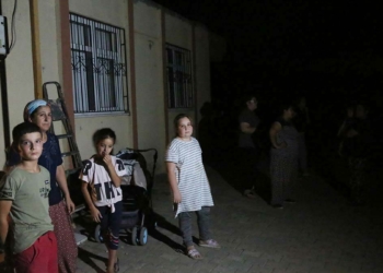 Manavgat'taki yangında vatandaş nöbet tutuyor