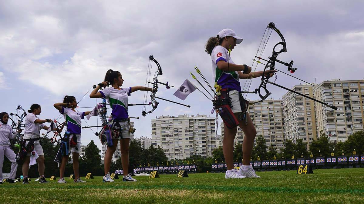 Okçuluk Takımı madalyalara doymuyor