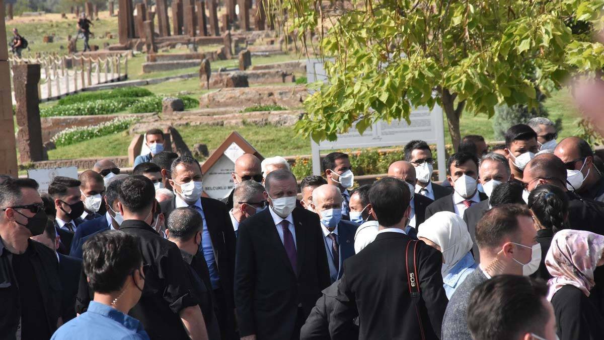 Cumhurbaşkanı Ahlat'ta etkinlikleri izledi