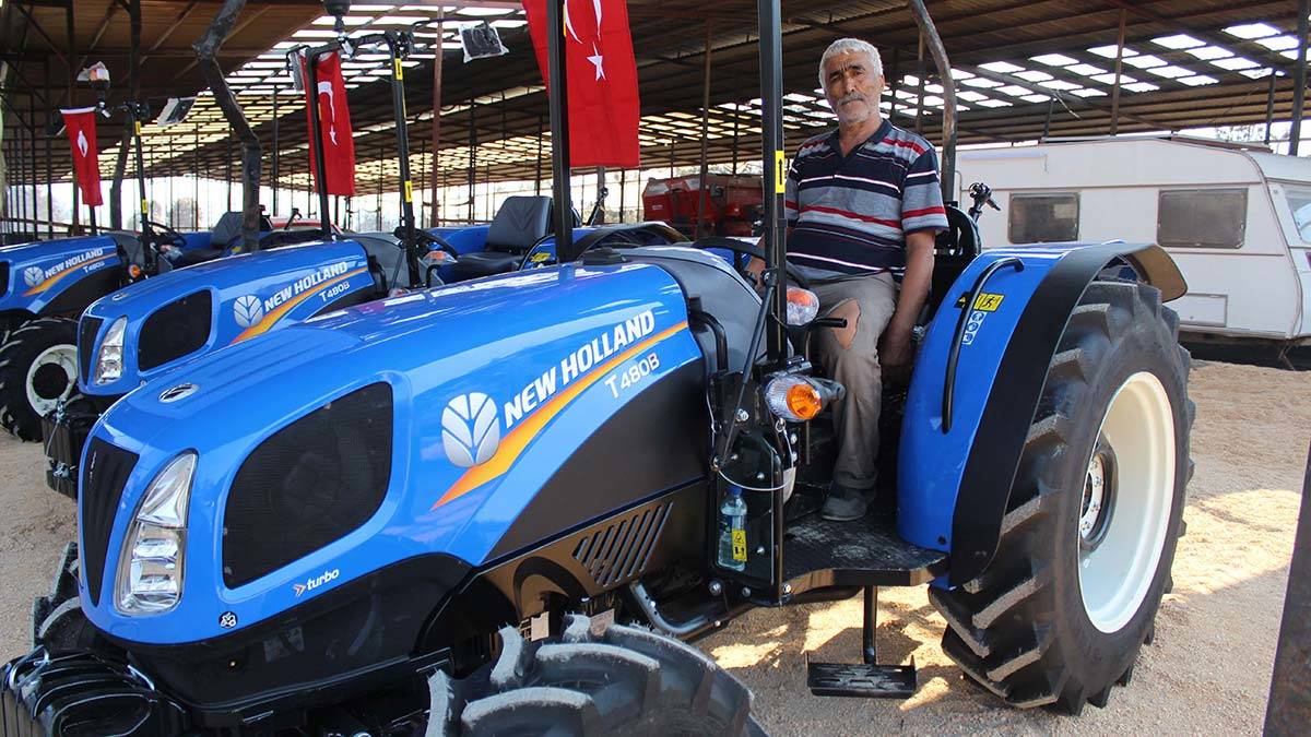 Cumhurbaşkanı Erdoğan'ın söz verdiği traktörler geldi