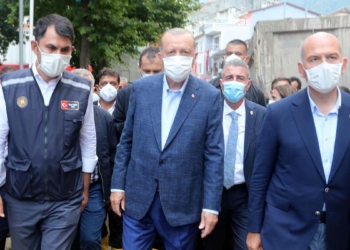 Cumhurbaşkanı afet bölgesinde: Bu afetleri aşacağız