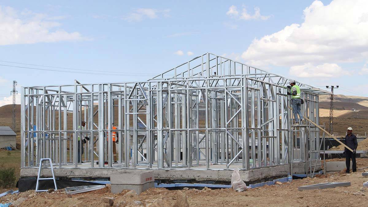 Depremzedelere Sibirya soğuğuna dayanıklı çelik konut