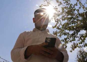Diyarbakır'da sıcak havada telefon için uyarı