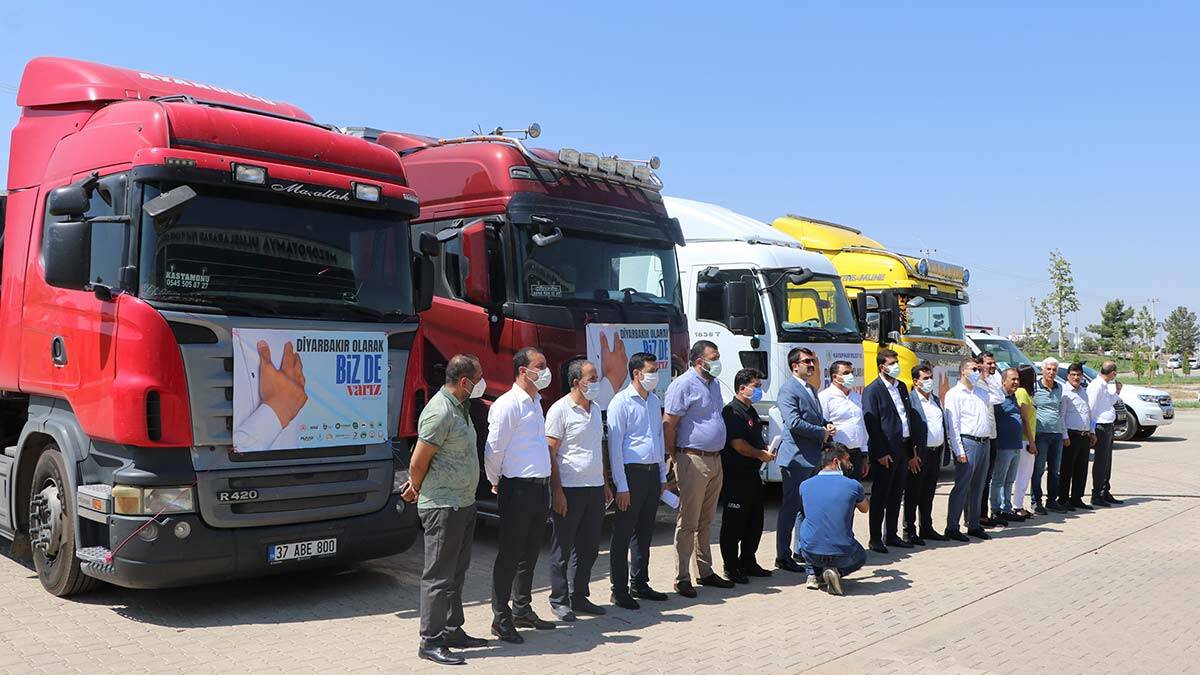 Diyarbakır'dan Kastamonu'ya 4 TIR yardım