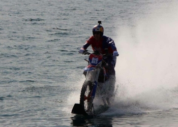 Dünyaca ünlü motokros efsanesi İstanbul Boğazı'nda
