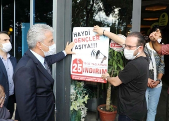 Erzincan'da aşı olan gençlere kafede yüzde 25 indirim