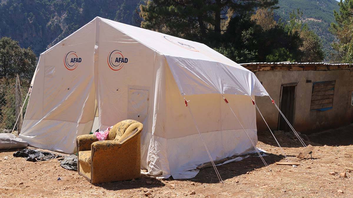 Evi yanan aile: Tüm geçmişimiz yandı