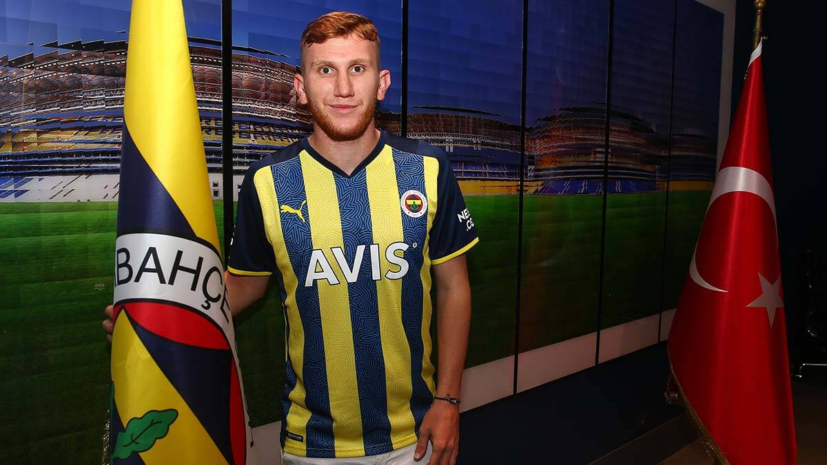 Fenerbahçe'de Burak Kapacak ile 5 yıllık anlaşma