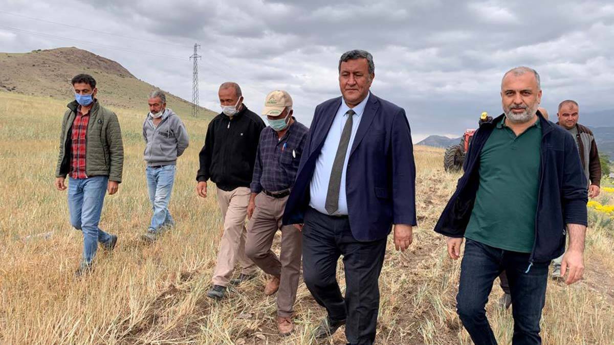 Çiftçi perişan durumda