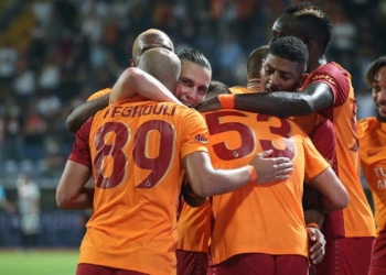Galatasaray UEFA liginde gruplara kaldı