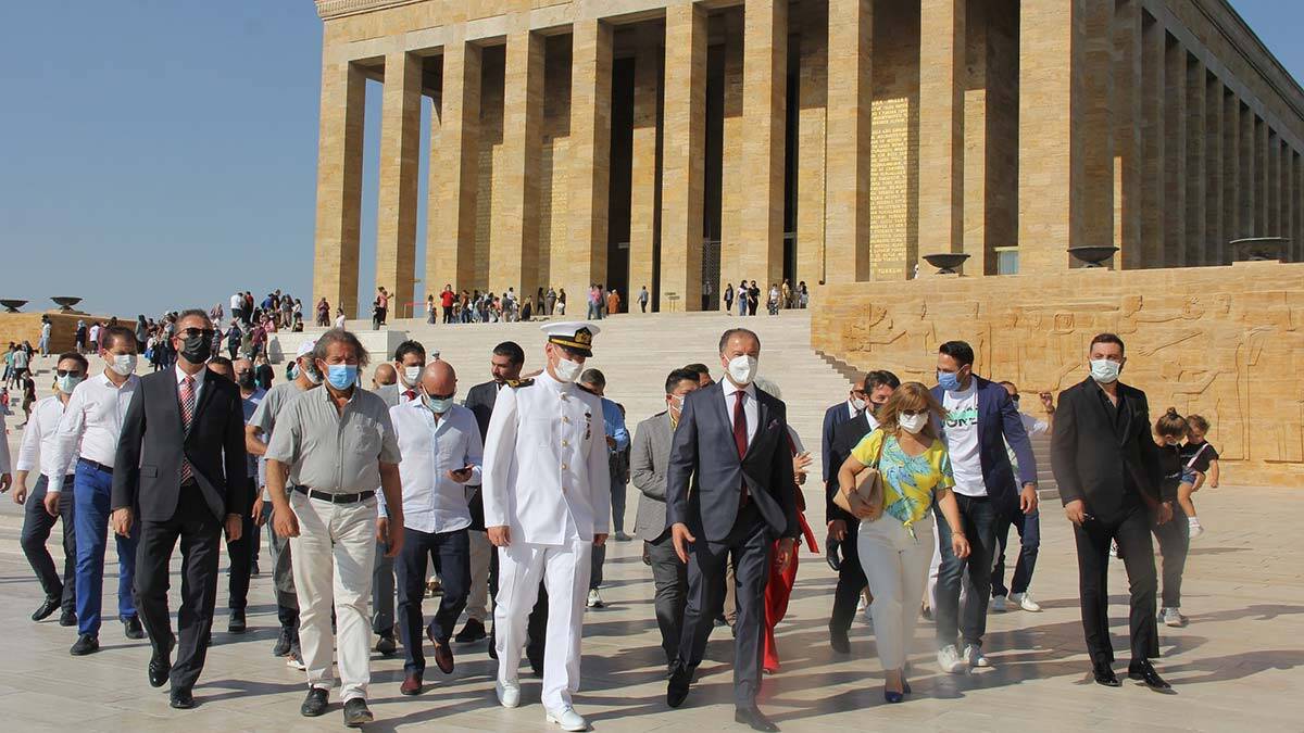 Genç girişimciler Zafer Haftası'nda Anıtkabir'de