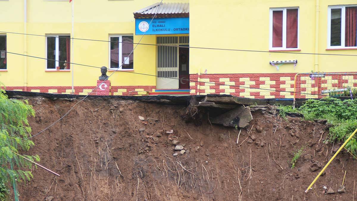 Heyelanda bahçesi hasar gören okul eğitime açılacak