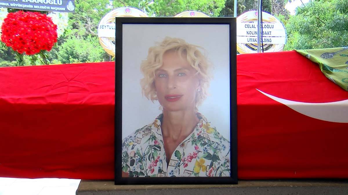 İlk çevre bakanının eşi son yolculuğuna uğurlandı