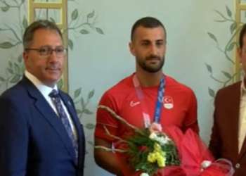 İmamoğlu Tokyo 2020 sporcularıyla bir araya geldi