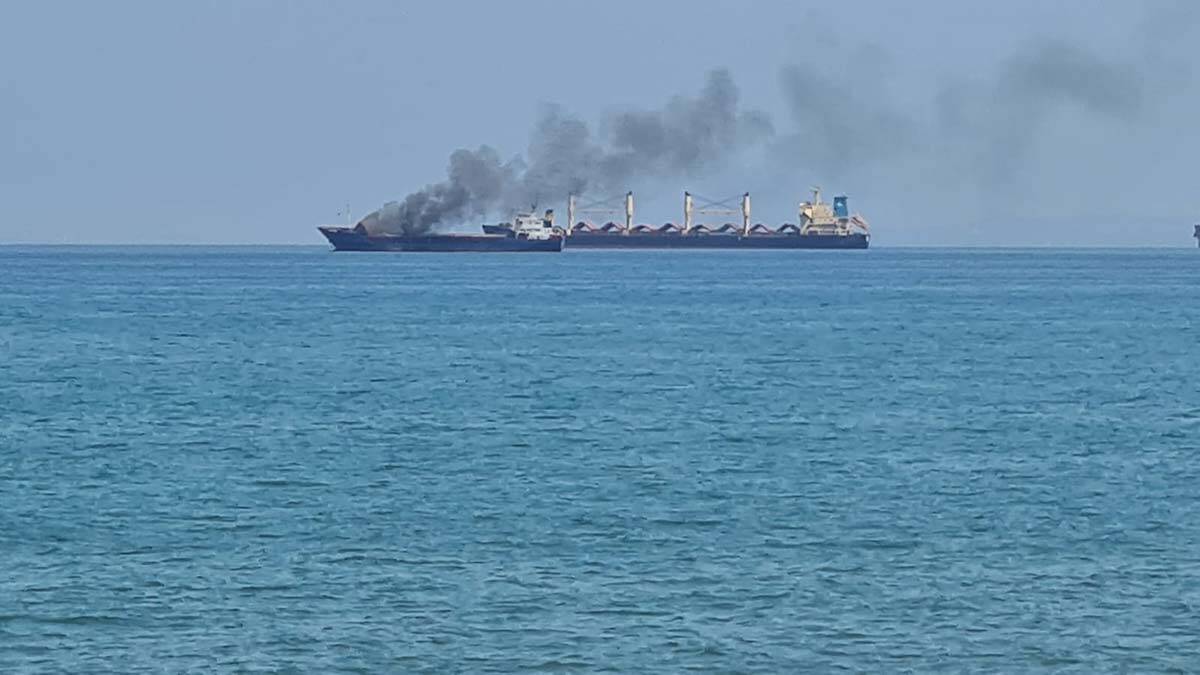 İskenderun açıklarında konteyner gemisinde yangın