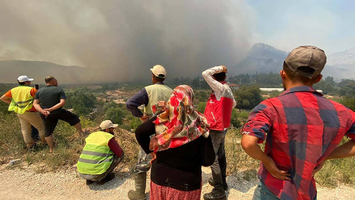 Isparta'daki yangın 2'inci gününde devam ediyor_2