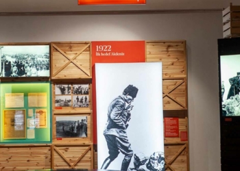 İstiklal sergisi İzmir'de ziyaretçileri ile buluşuyor