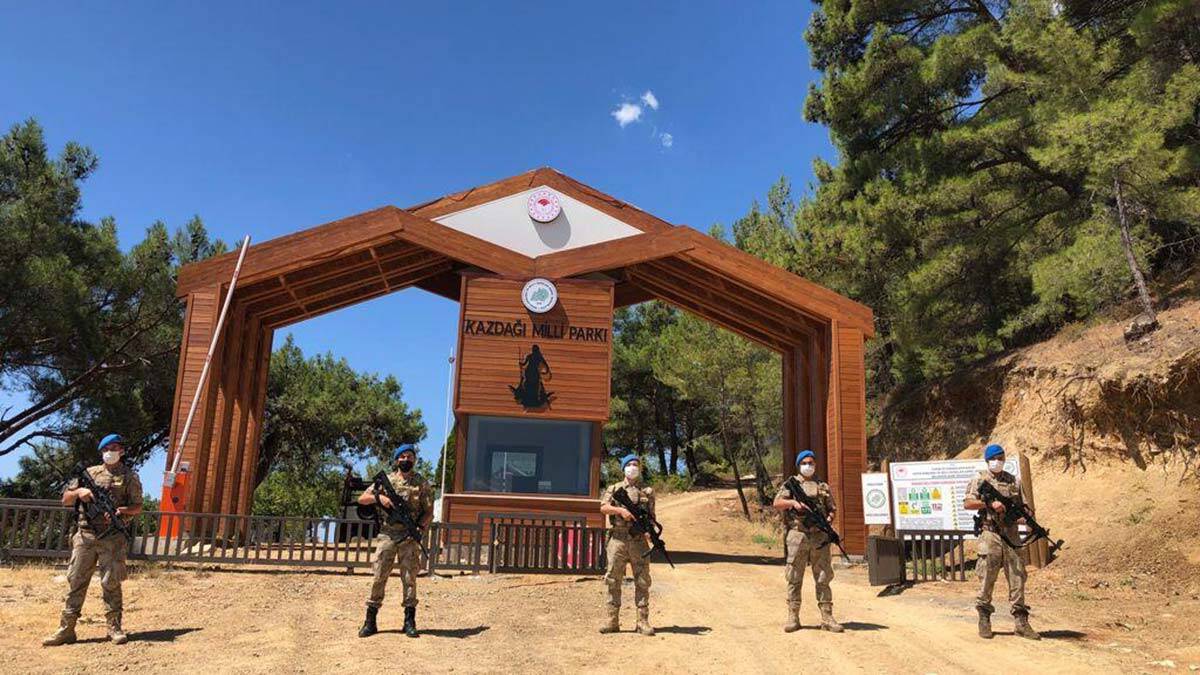 Kazdağları'nda komando devriyesi