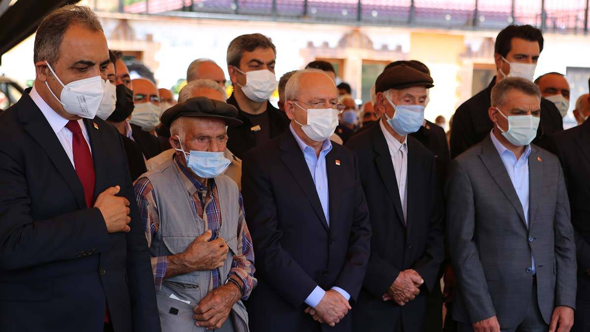Kılıçdaroğlu'nun teyzesi toprağa verildi